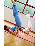   Yoga, Gymnastik, Schulterstand