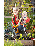   Mutter, Gartenarbeit, Tochter, Gemüsegarten