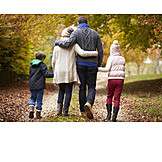   Waldweg, Familie, Herbstspaziergang